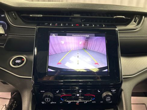 Used 2024 Jeep Grand Cherokee Laredo X w/ Luxury Tech Group I image 18