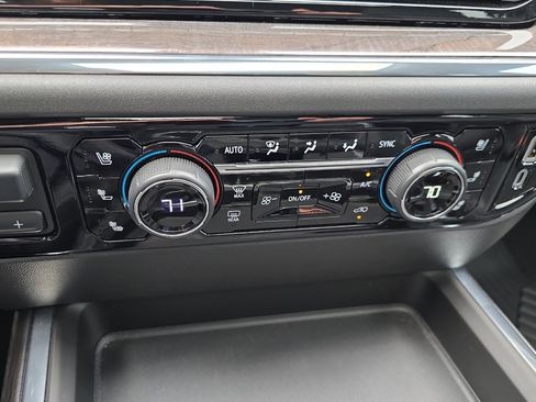 Used 2024 Chevrolet Silverado 2500 LTZ w/ LTZ Plus Package image 26