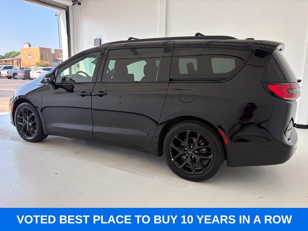 Used 2025 Chrysler Pacifica Limited FWD image 5
