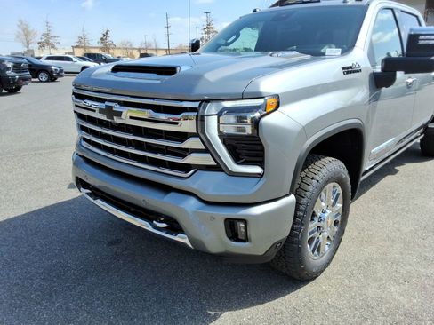 New 2026 Chevrolet Silverado 3500 High Country w/ High Country Premium Package AWD/4WD image 9