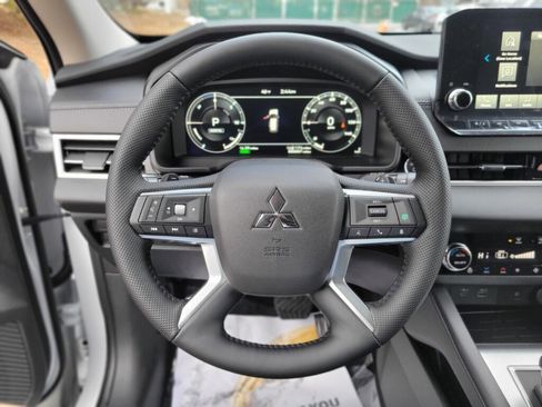 New 2025 Mitsubishi Outlander SEL image 24