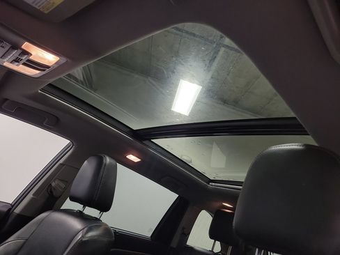 Used 2019 Toyota Highlander Limited Platinum AWD/4WD image 14