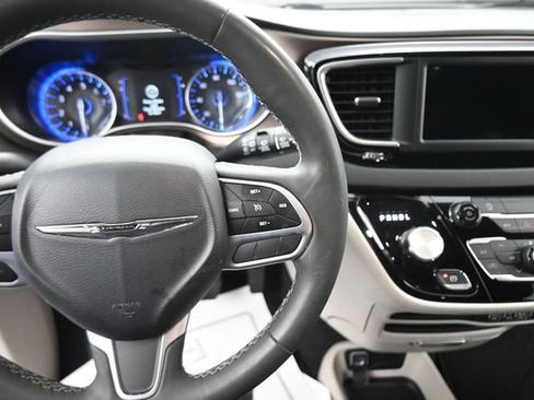 Used 2024 Chrysler Voyager LX FWD image 29