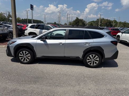 Used 2025 Subaru Outback Premium AWD/4WD image 12