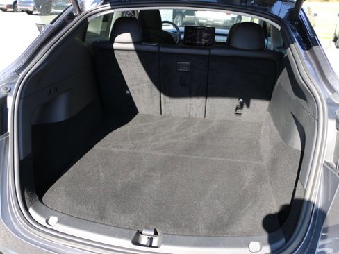 Used 2022 Tesla Model Y Long Range image 22