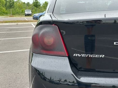 Used 2012 Dodge Avenger SXT FWD image 36