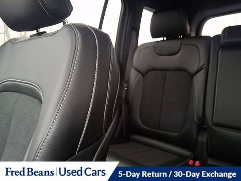 Used 2025 Jeep Grand Cherokee Altitude image 17