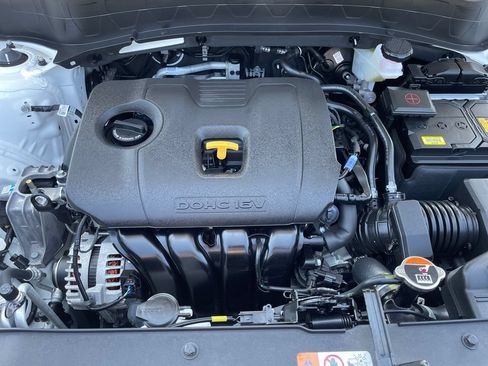 Used 2025 Kia Seltos LX AWD/4WD image 25