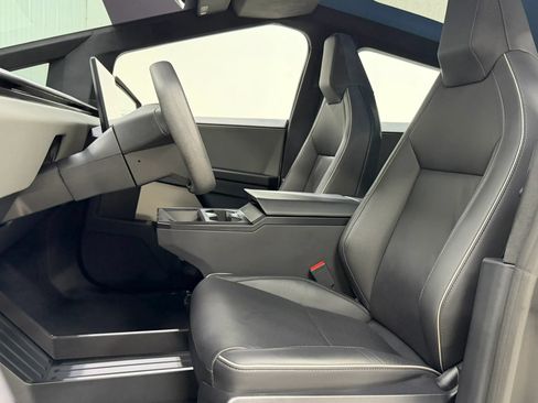 Used 2024 Tesla Cybertruck AWD Crew Cab image 15
