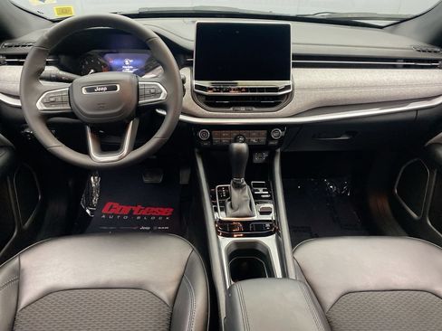 Used 2023 Jeep Compass Latitude w/ Convenience Group AWD/4WD image 15
