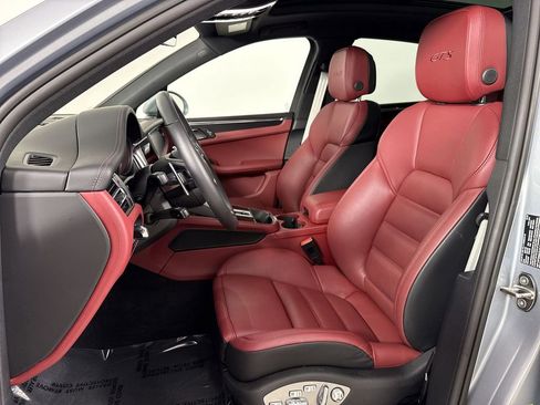 Certified 2026 Porsche Macan GTS AWD/4WD image 5