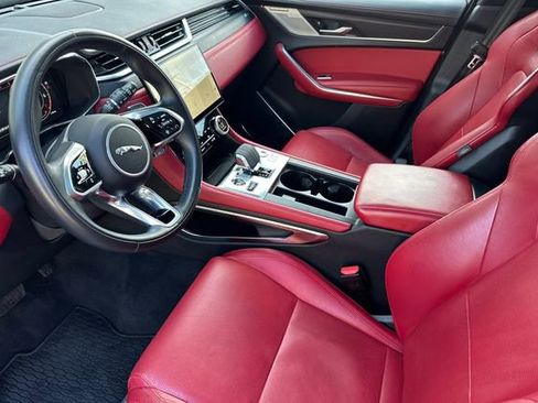 Certified 2024 Jaguar F-PACE R-Dynamic S image 9