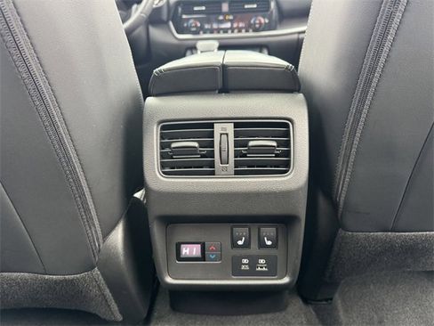 Used 2022 Nissan Rogue Platinum w/ Head-Up Display Package image 14