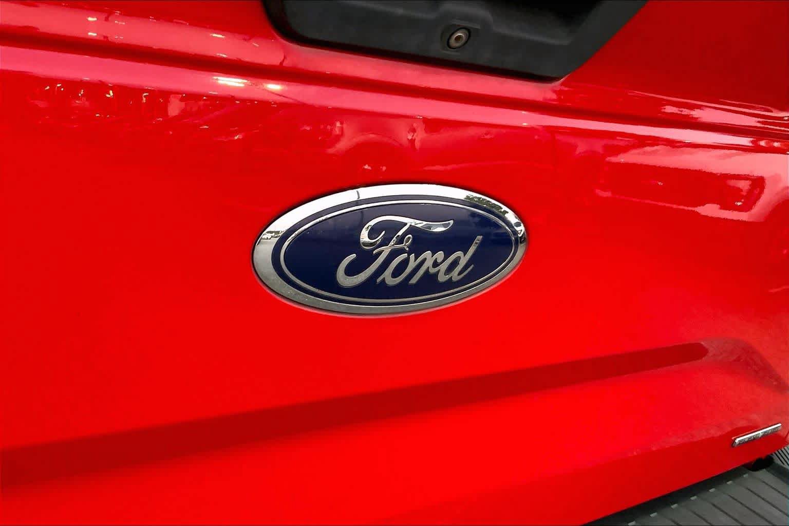 Used 2015 Ford F150 XLT w/ Equipment Group 302A Luxury RWD image 8