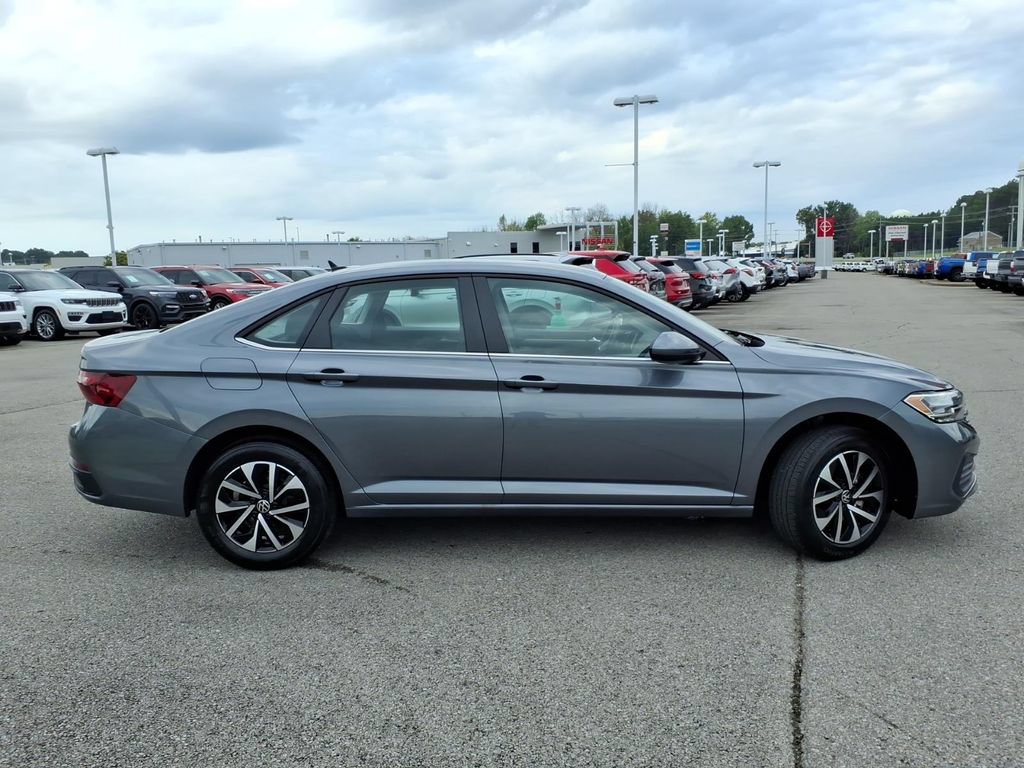 Used 2024 Volkswagen Jetta S FWD image 2