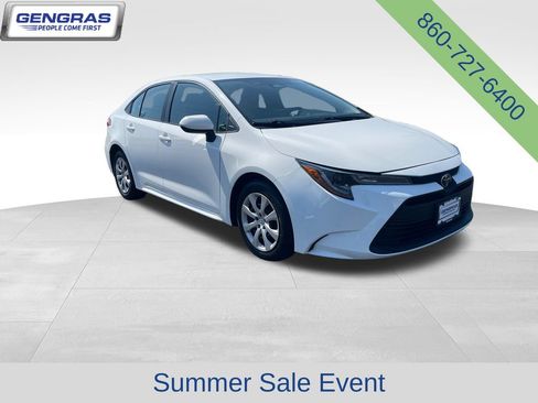 Used 2024 Toyota Corolla LE FWD image 1