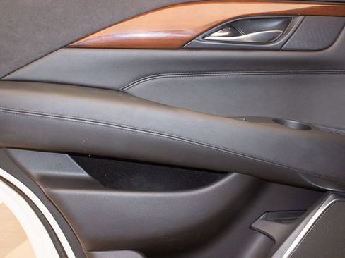 Used 2018 Cadillac Escalade Luxury image 21