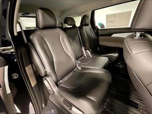 New 2026 Kia Carnival image 9