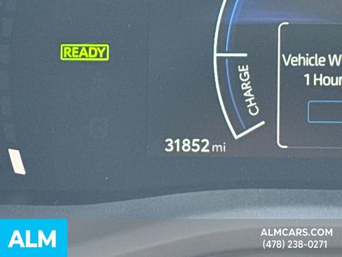 Used 2025 Toyota Camry SE image 30