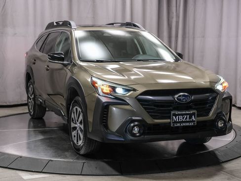 Used 2024 Subaru Outback Premium AWD/4WD image 5
