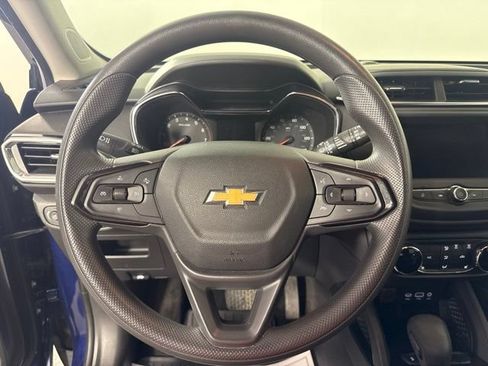 Used 2023 Chevrolet TrailBlazer LT FWD image 17