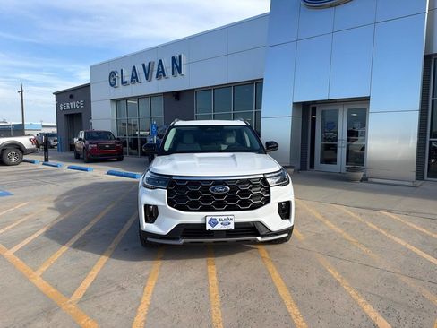 New 2026 Ford Explorer Platinum w/ LUX Leather Package AWD/4WD image 2