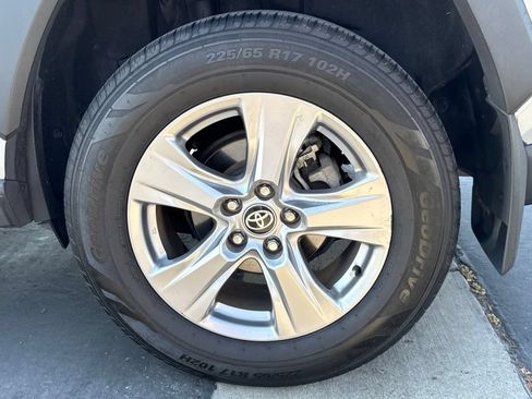Certified 2023 Toyota RAV4 XLE w/ Convenience Package FWD image 14