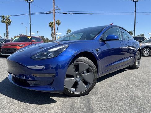 Used 2023 Tesla Model 3 Standard Range RWD image 1