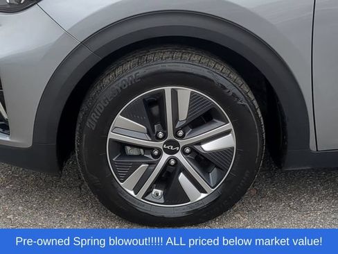 Used 2022 Kia Niro LXS FWD image 18