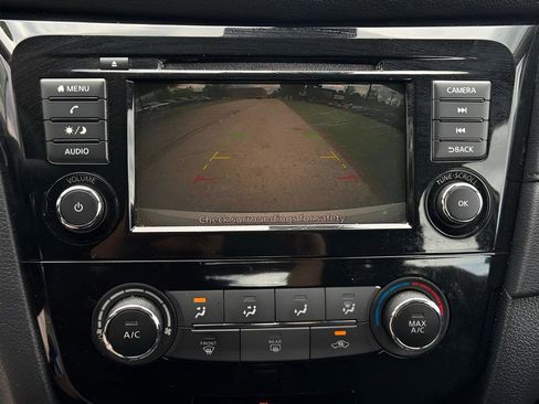 Used 2020 Nissan Rogue S AWD/4WD image 26