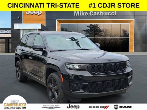 Certified 2024 Jeep Grand Cherokee Altitude AWD/4WD image 1