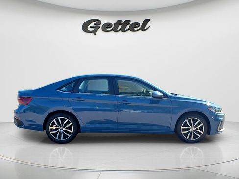 Used 2026 Volkswagen Jetta SE FWD image 4