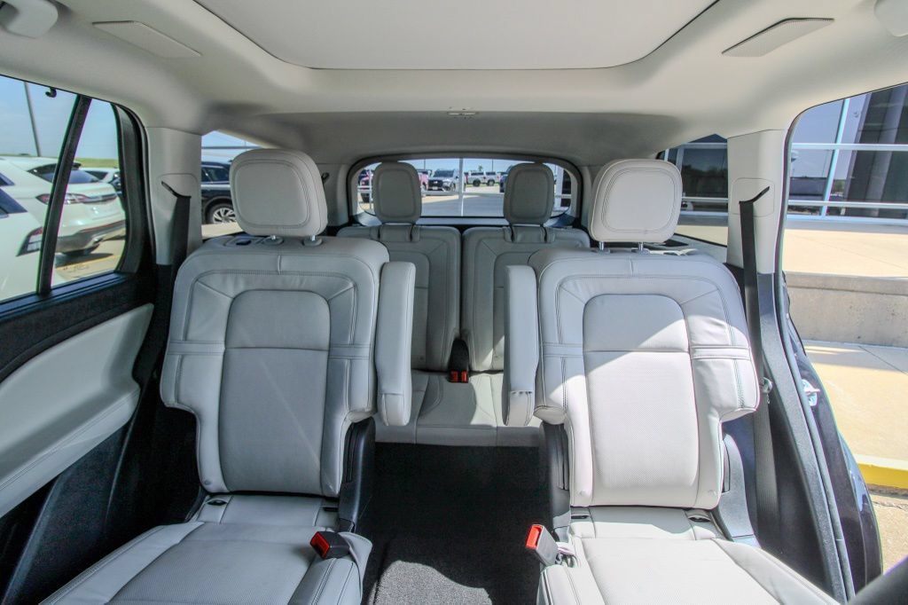 Used 2025 Lincoln Aviator Reserve w/ Equipment Group 201A AWD/4WD image 9