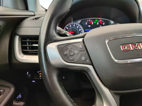 Used 2024 GMC Terrain SLT AWD/4WD image 9