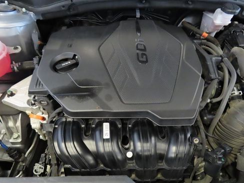 Used 2023 Kia Sportage LX image 32