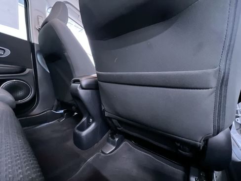 Used 2022 Honda HR-V EX image 39