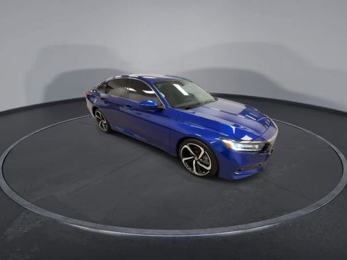 Used 2019 Honda Accord Sport image 2
