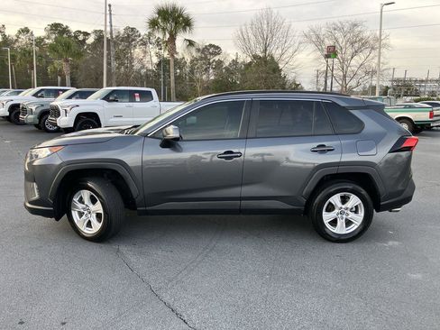 Used 2021 Toyota RAV4 XLE w/ Convenience Package image 2