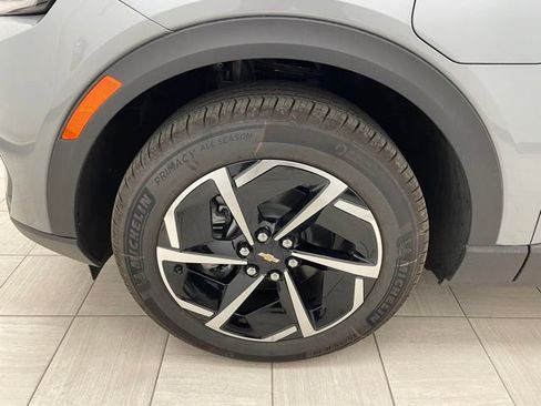 New 2026 Chevrolet Equinox EV LT image 7