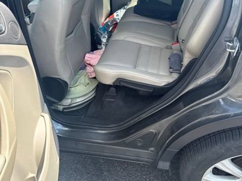 Used 2017 Ford Escape Titanium AWD/4WD image 9