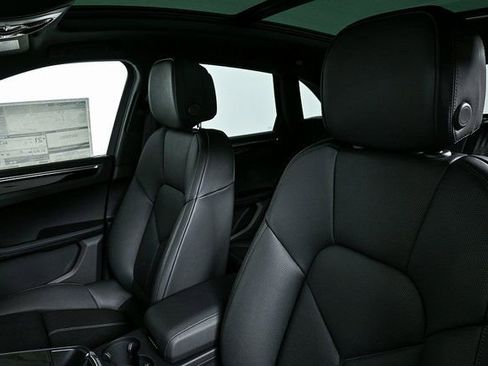 Certified 2026 Porsche Macan image 8