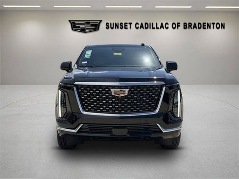 New 2026 Cadillac Escalade ESV Luxury w/ LPO, Floor Liner Package AWD/4WD image 8