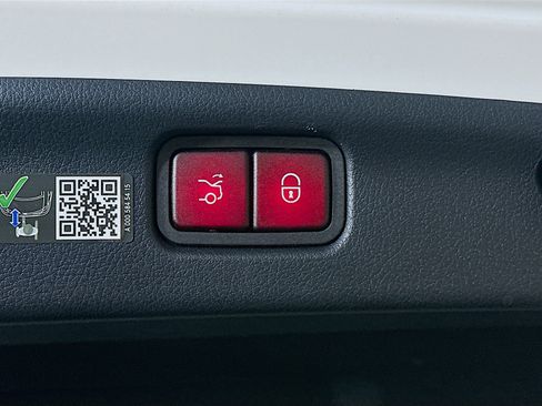 Used 2024 Mercedes-Benz C 300 Sedan image 30