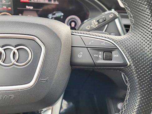 Used 2021 Audi Q5 e Prestige image 24