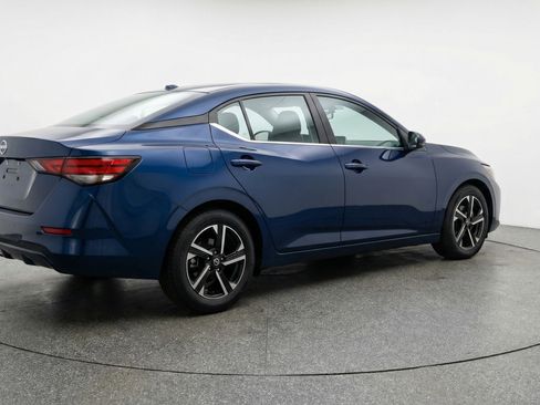 Used 2025 Nissan Sentra SV FWD image 9