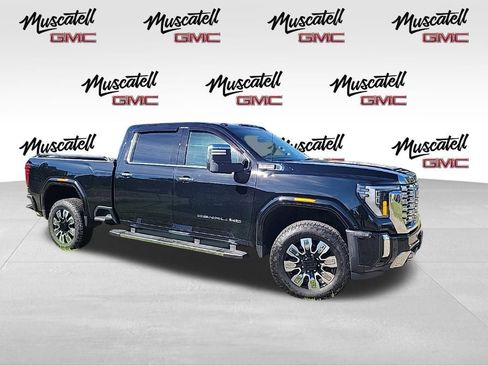 Used 2024 GMC Sierra 3500 Denali w/ Denali Reserve Package AWD/4WD image 3