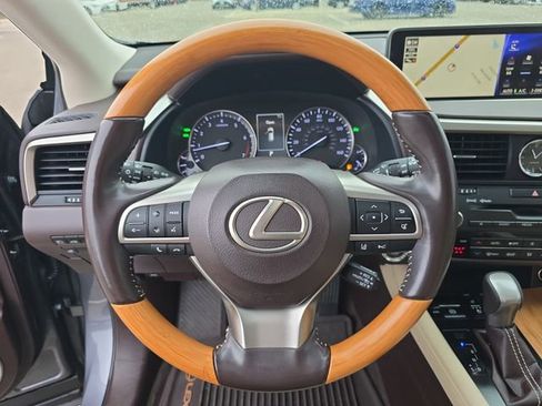 Used 2018 Lexus RX 350L FWD image 16