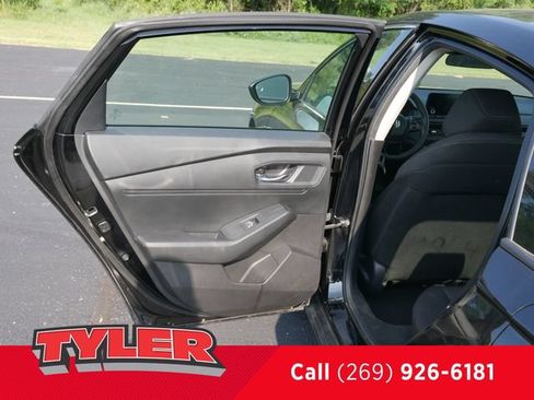 Used 2024 Honda Accord EX image 17