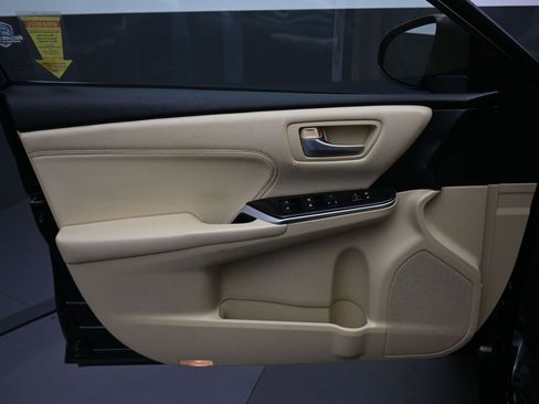 Used 2017 Toyota Camry XLE image 9