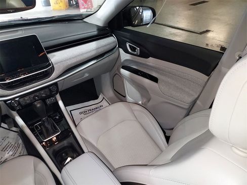 Used 2022 Jeep Compass Latitude w/ Convenience Group image 11